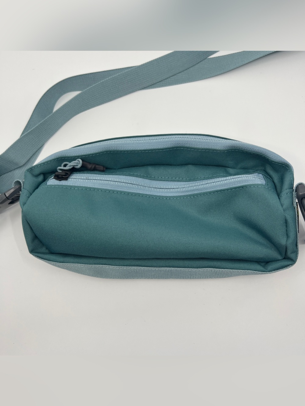 L.L. Bean Teal mountain Cordura crossbody bag Fanny Pack travel purse cyan blue